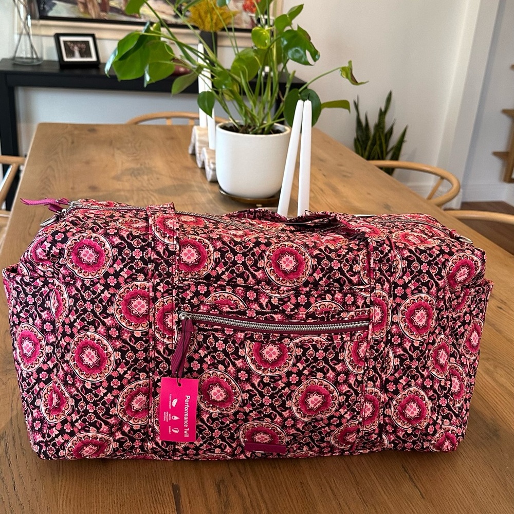 NWT Vera Bradley Rasperry Medallion Performance Fabric Medium Travel Duffel